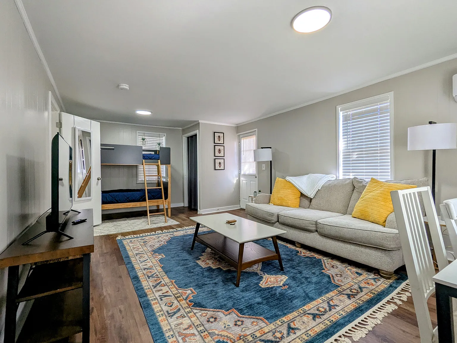 1 bed, 1 bath guesthouse in North Nashville — Photo 2
