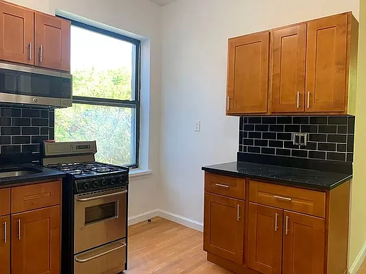 Rented by City Connections Realty | media 16