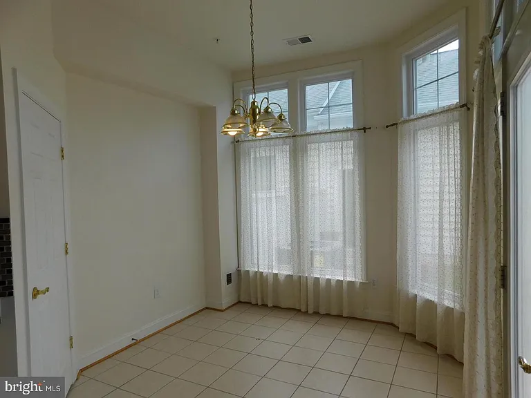 724 Ridgemont Ave — Photo 4