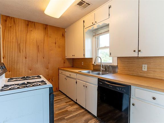 5th image of 3041 SE 18th Pl