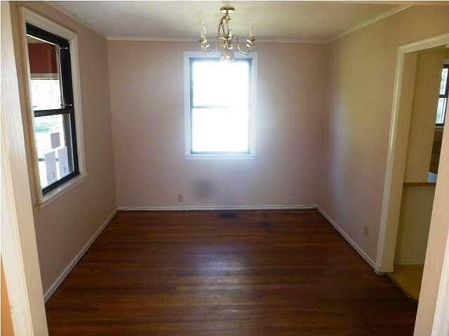 2nd image of 225 Oak Forest Dr