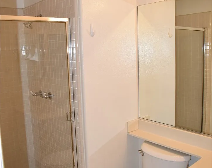 717 S Glenhurst Dr — Photo 22