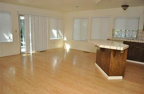 4th image of 3509 Larchmont Dr