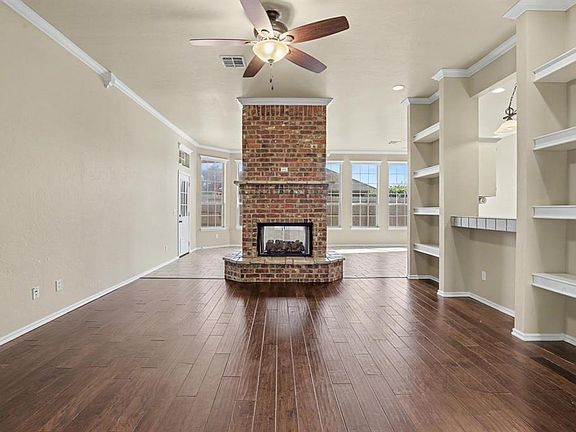 5th image of 1832 Camden Way