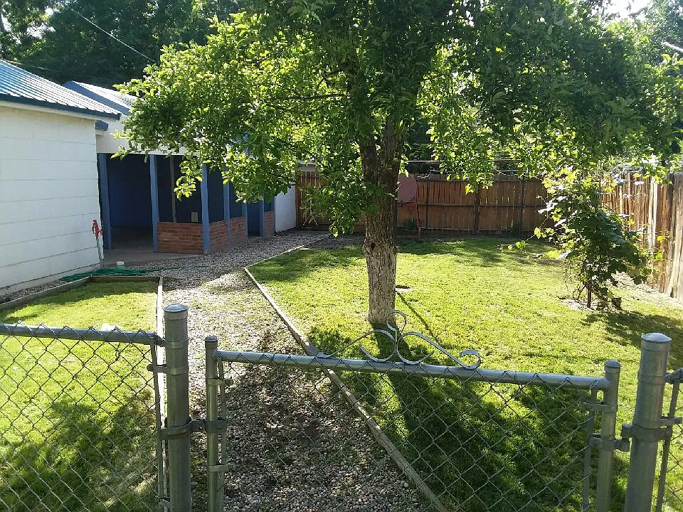 2 bed, 1004 sqft, $1,275 — Photo 3
