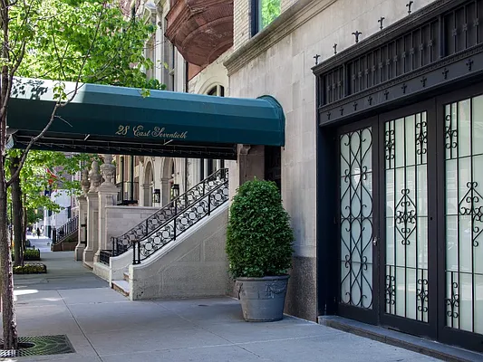 Sold by Sotheby's International Realty | media 11