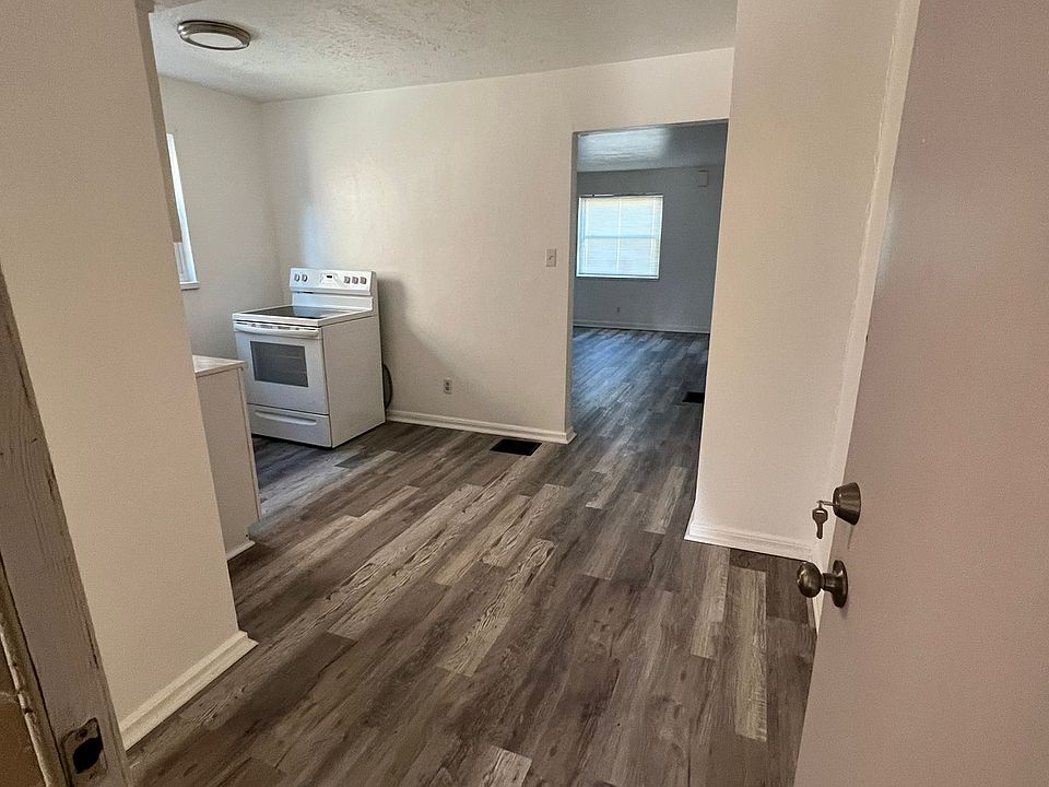 1st image of 250 Basswood Ave #2