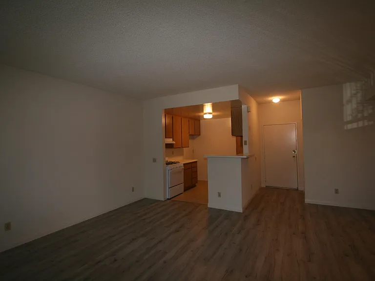 3637 Clarington Ave #113 — Photo 16