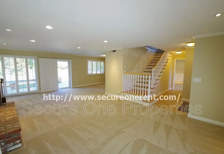 5827 Fairhaven Ave — Photo 6