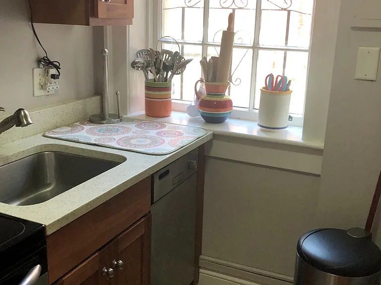 805 Whitaker St #2 — Photo 10