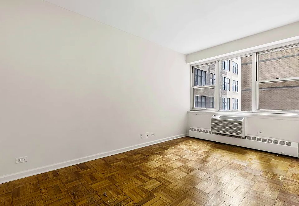 2nd image of 300 E 46th St APT 6L