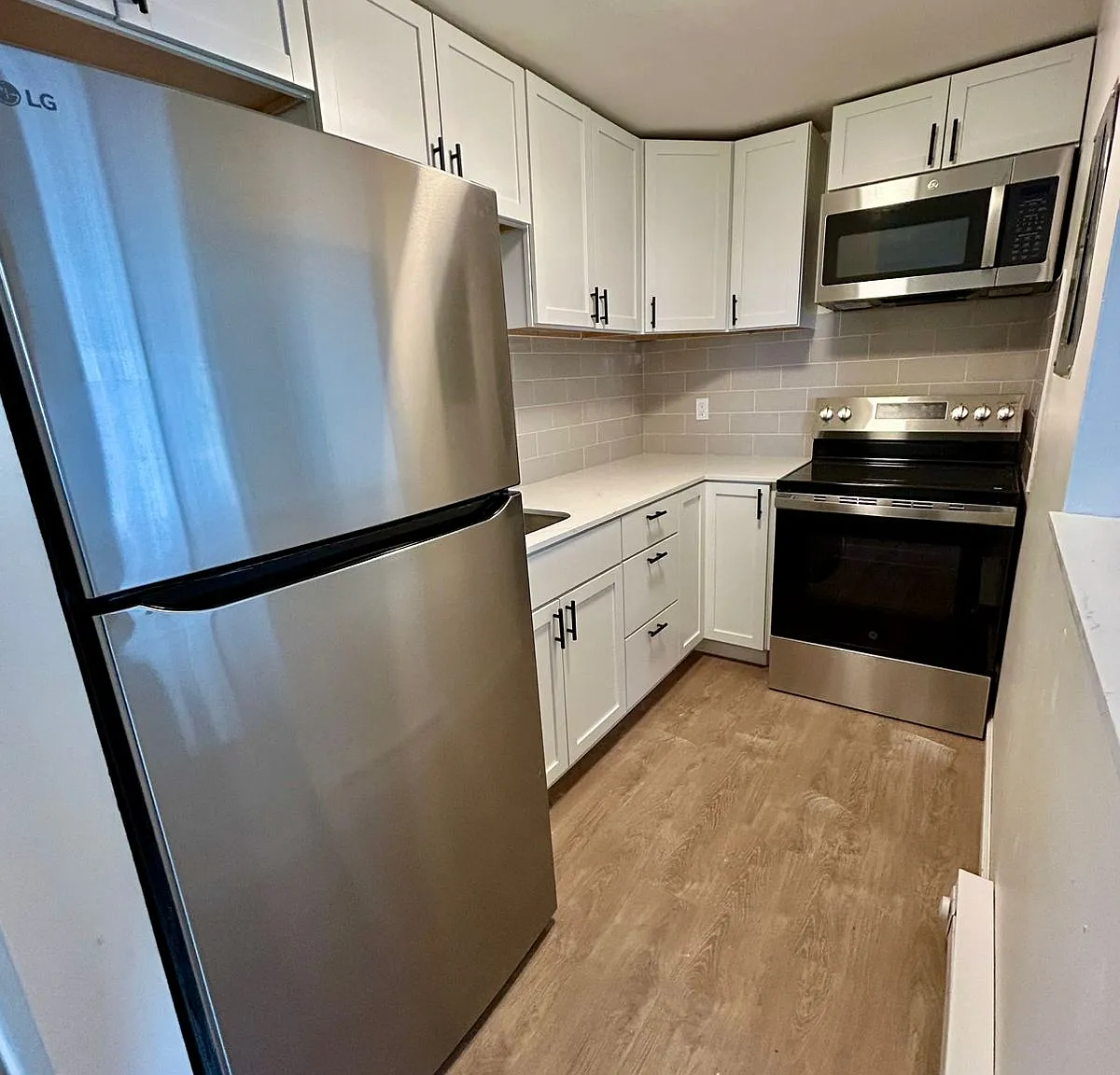 3 bed, 1300 sqft, $1,595 — Photo 1
