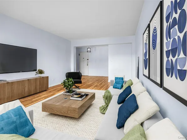 7445 Yellowstone Boulevard #6F, Rego Park, NY 11374