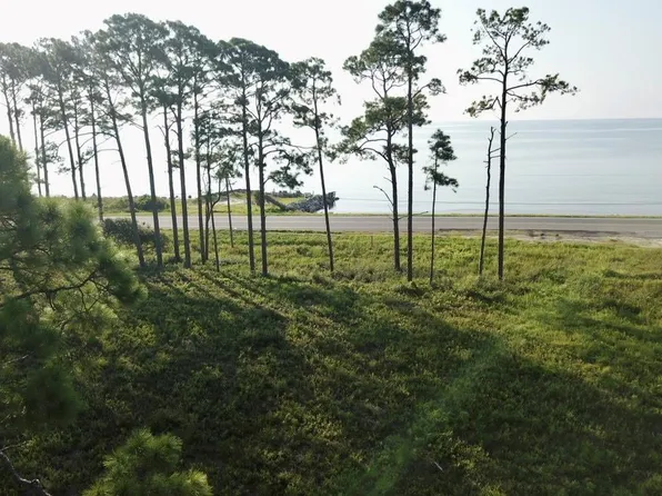 117 Woodill Rd, Carrabelle, FL 32322
