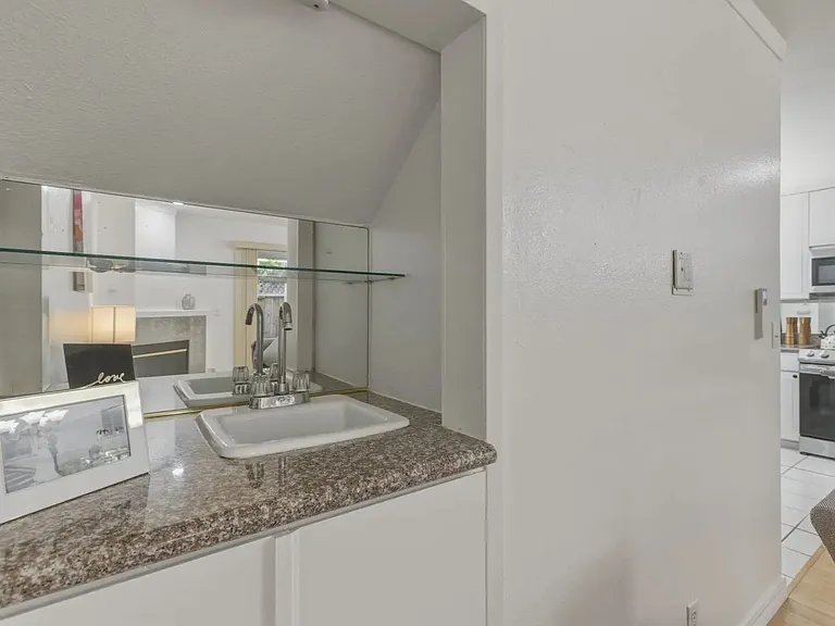 20153 Forest Ave #9 — Photo 26