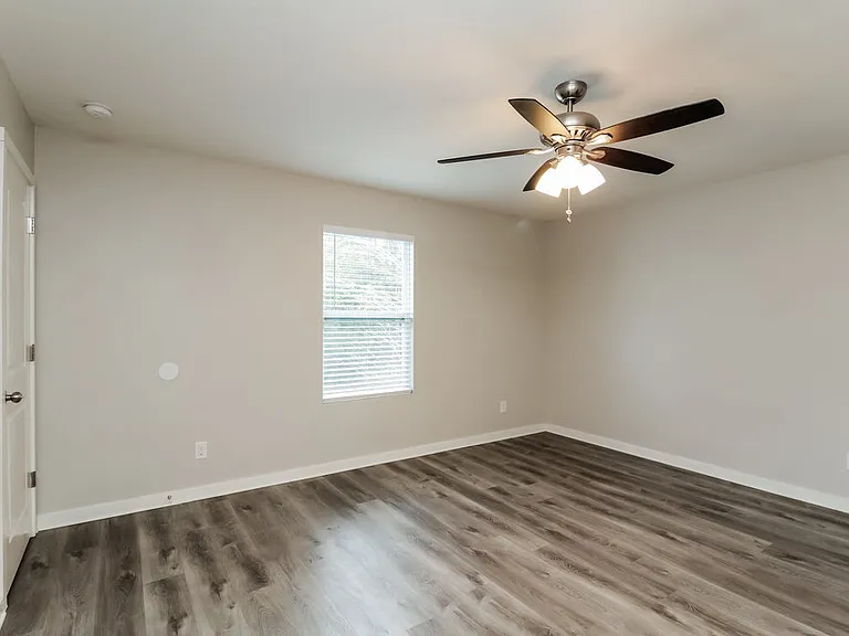 1048 Joselynn Dr — Photo 10