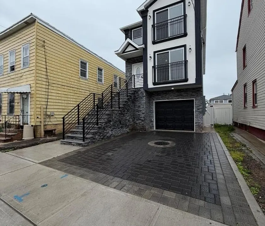 840 Martin St