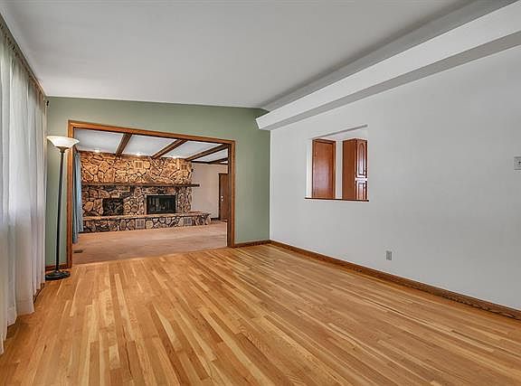 3rd image of 2753 Arrow Heights Dr