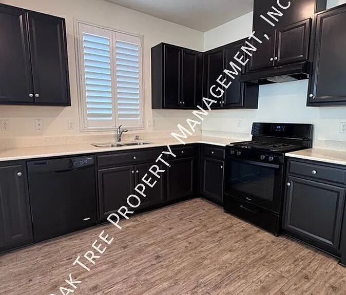 1193 S Carriage Ave — Photo 10