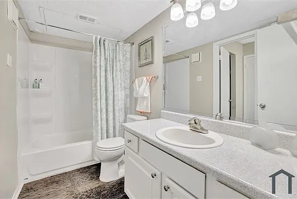 3400 W Park Blvd — Photo 9