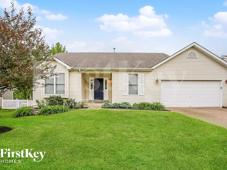 86 Gregory Ct — Photo 1