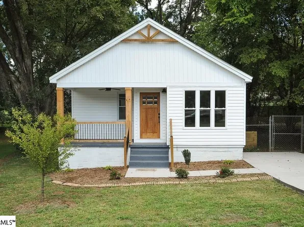 6 Hollywood Cir, Greenville, SC 29607