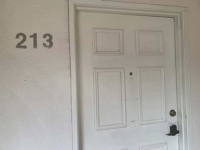 3220 Altura Ave #213 — Photo 10
