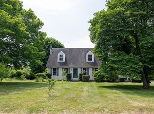 16 Grand Oak Farm Rd, Hadley, MA 01035