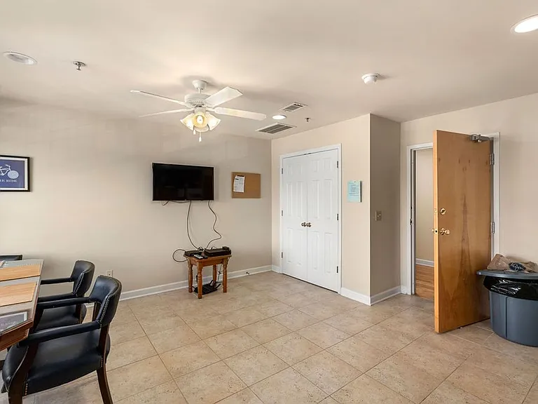 428 E Magnolia Ave — Photo 12