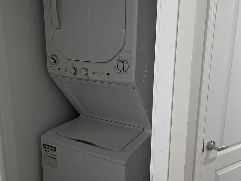 1211 Clifford Point #BASEMENT — Photo 3