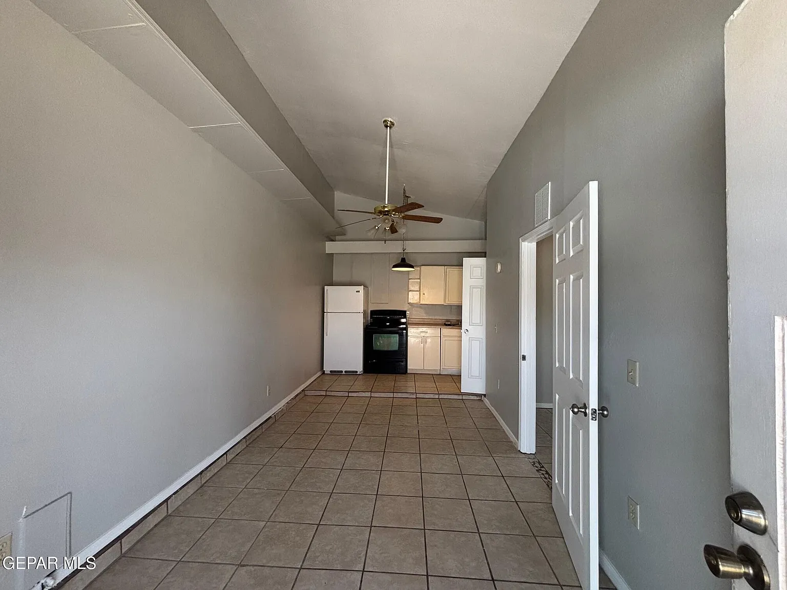 2 bed, 432 sqft, $970 — Photo 4