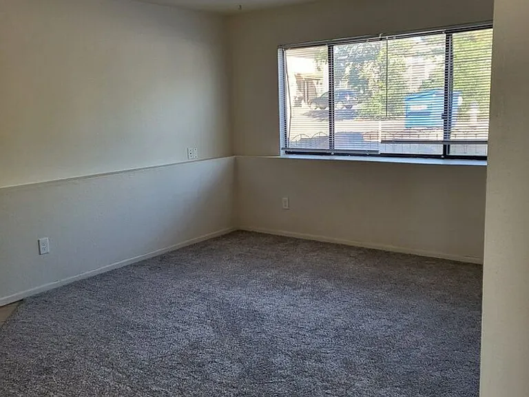 5560 Bowden Loop — Photo 8