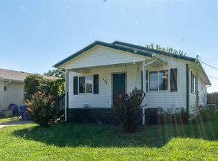 524 S Pine St, Lindsborg, KS 67456