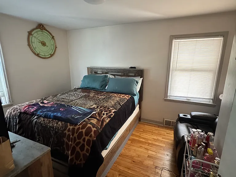 1819 E 46th St #1819 — Photo 6