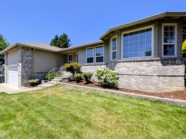2749 Brookside Dr, Medford, OR 97504