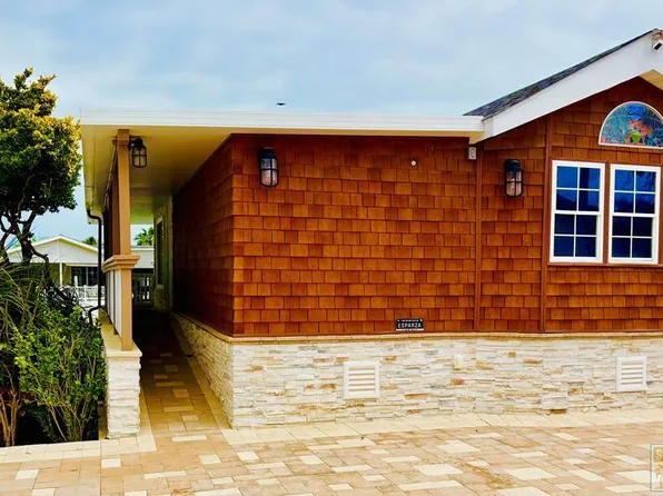 841 W Oyster Dr, Port Isabel, TX 78578