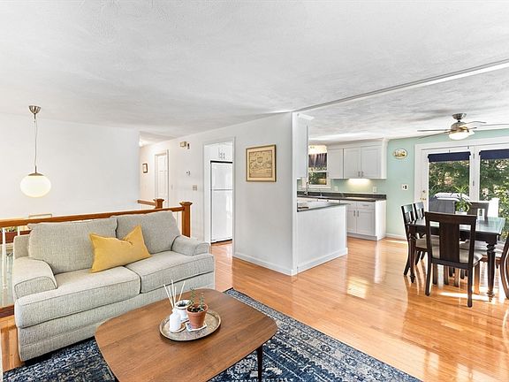 4th image of 8 Green St