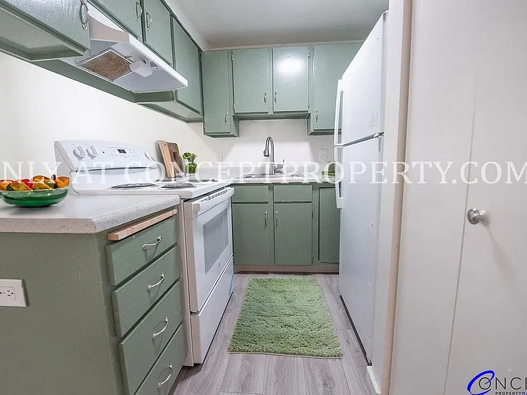 223 E 3rd Ave — Photo 50