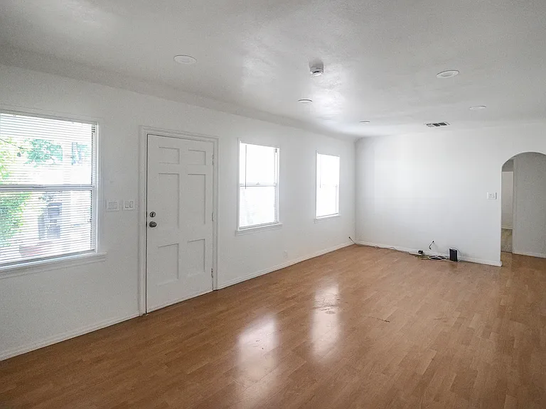 4123 Daines Dr — Photo 6