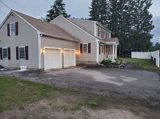20 Chester Rd, Raymond, NH 03077