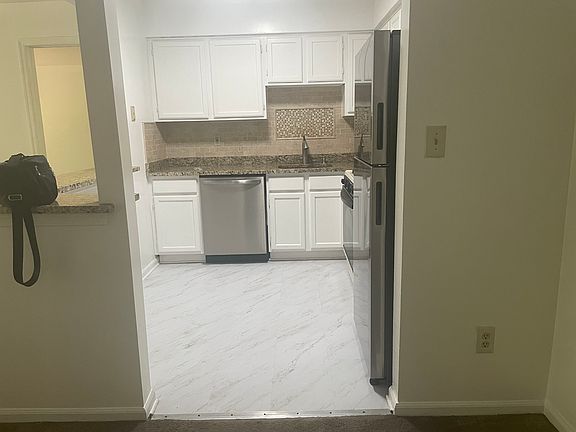 3rd image of 324 Waterford Dr #324