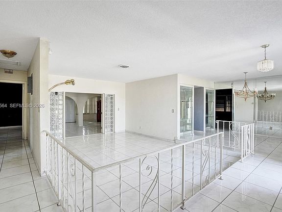 3rd image of 4966 NW 39th St