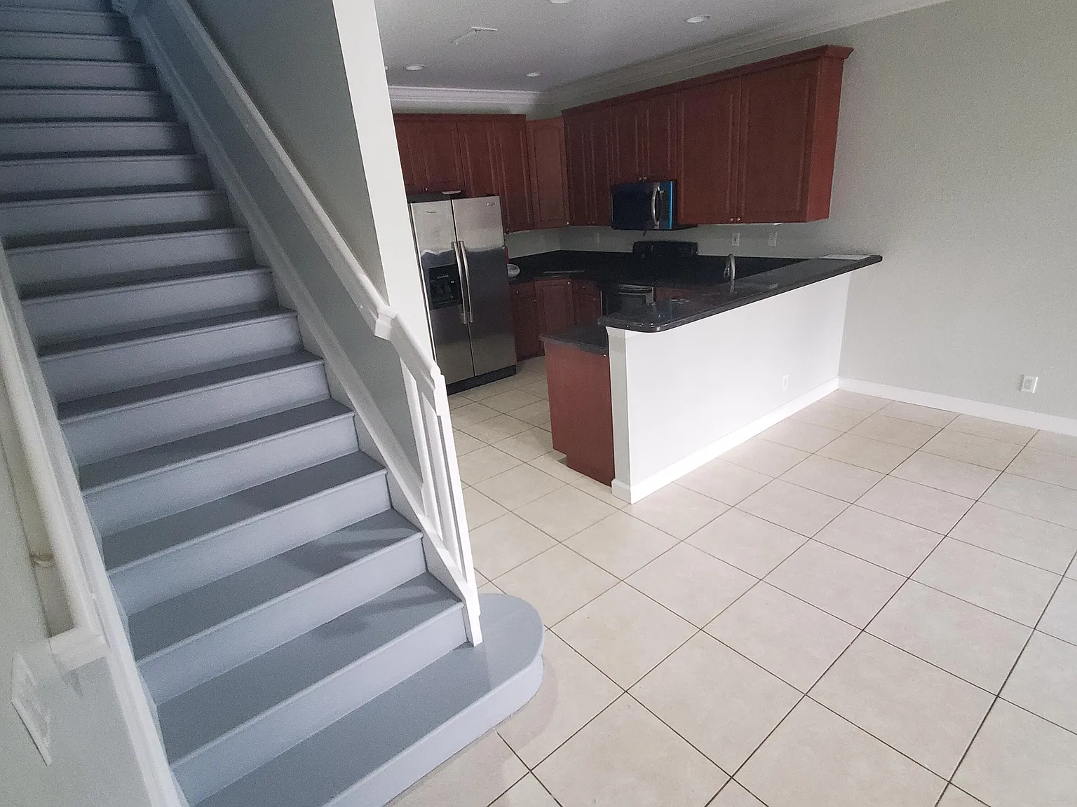 3 bed, 2.5 bath, 1828 sqft, $2,900 — Photo 2