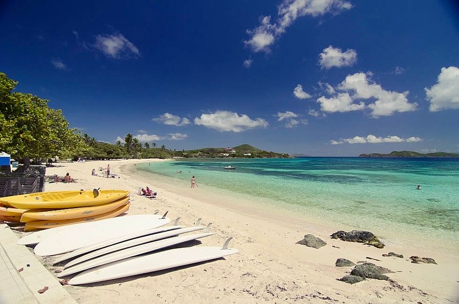 5 min walk to perfect beach!