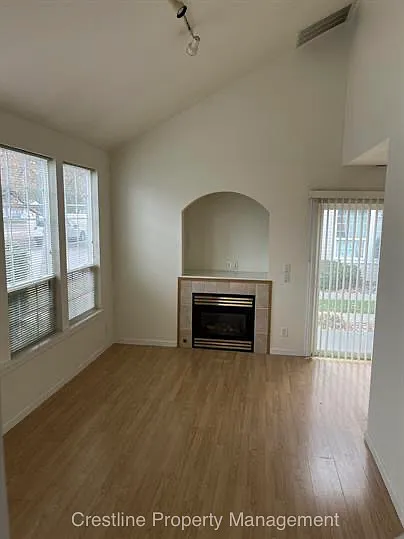 Idaho Avenue - 579 — Photo 2