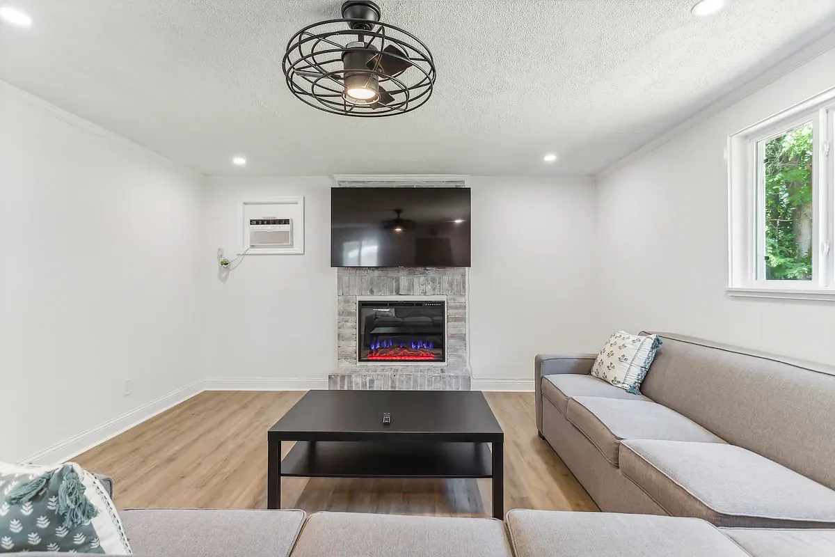 3 bed, 1312 sqft, $2,800 — Photo 2