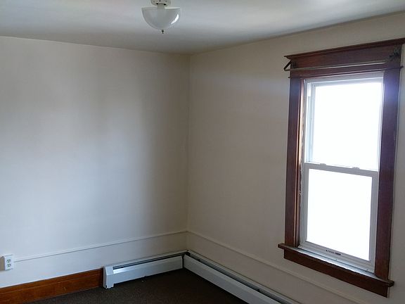 4th image of 1755 Falls St #3