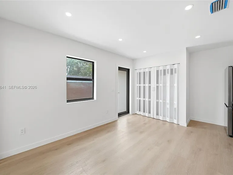 1861 NW 27th St #1 — Photo 10