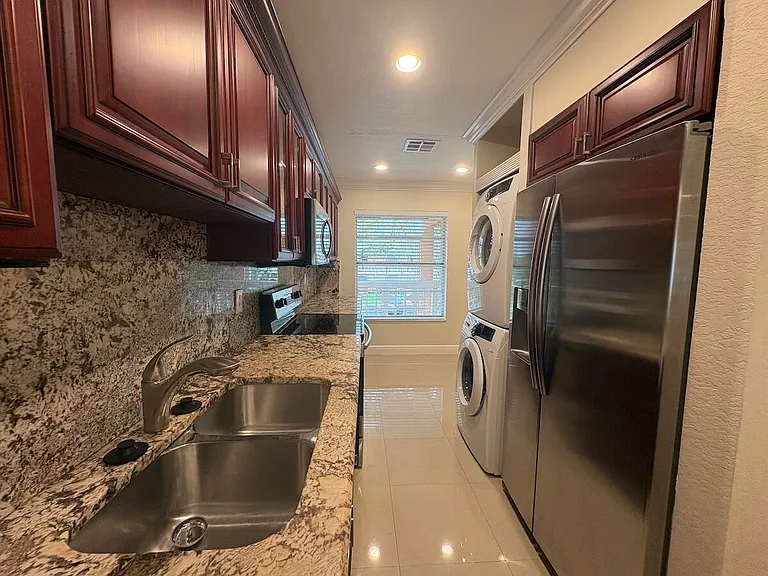 1441 NW 19th Ter #201 — Photo 10