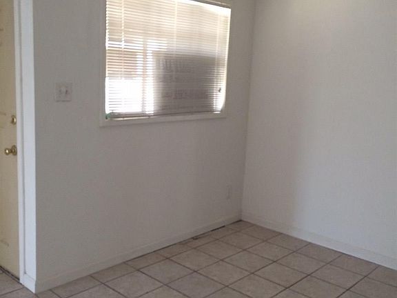 3rd image of 1522 N San Mateo St